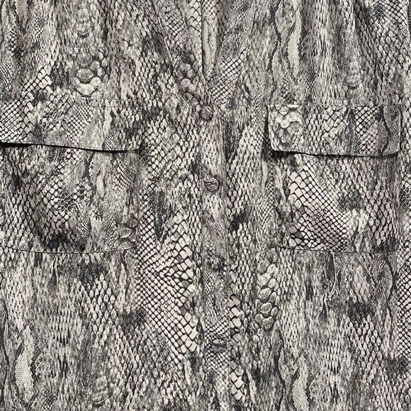 Torrid Plus Size Snakeskin Print Blouse Modern Chic Neutral Top Blouse - Picture 10 of 16